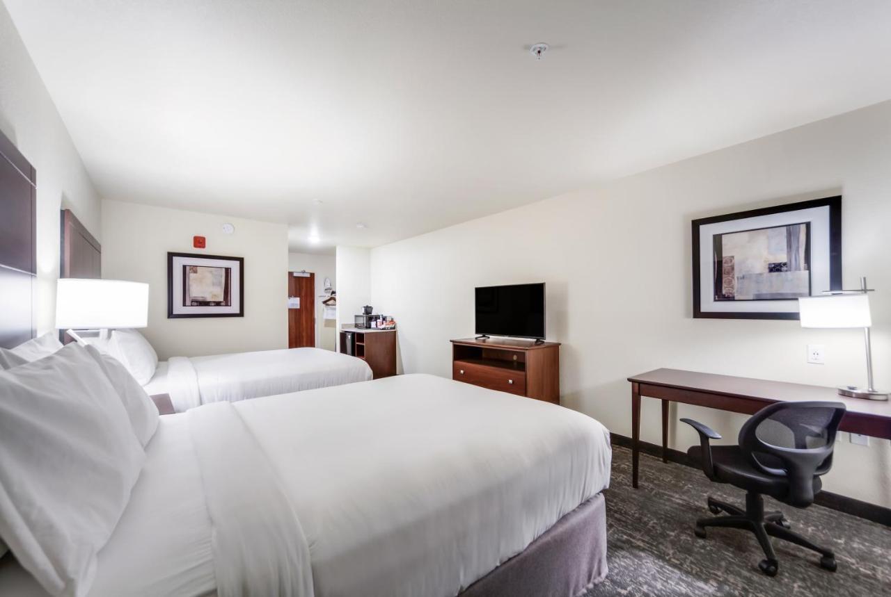 Cobblestone Inn & Suites-Fremont Exteriör bild