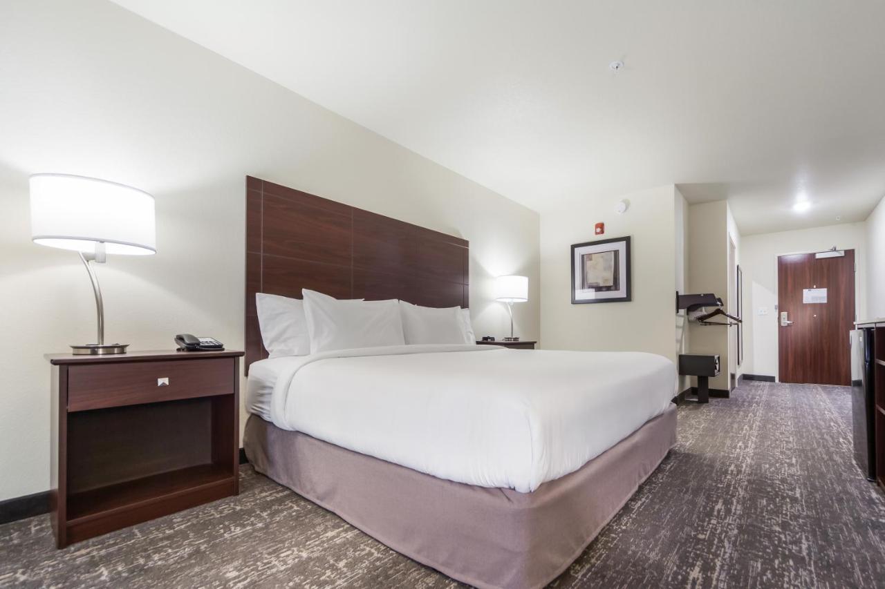 Cobblestone Inn & Suites-Fremont Exteriör bild