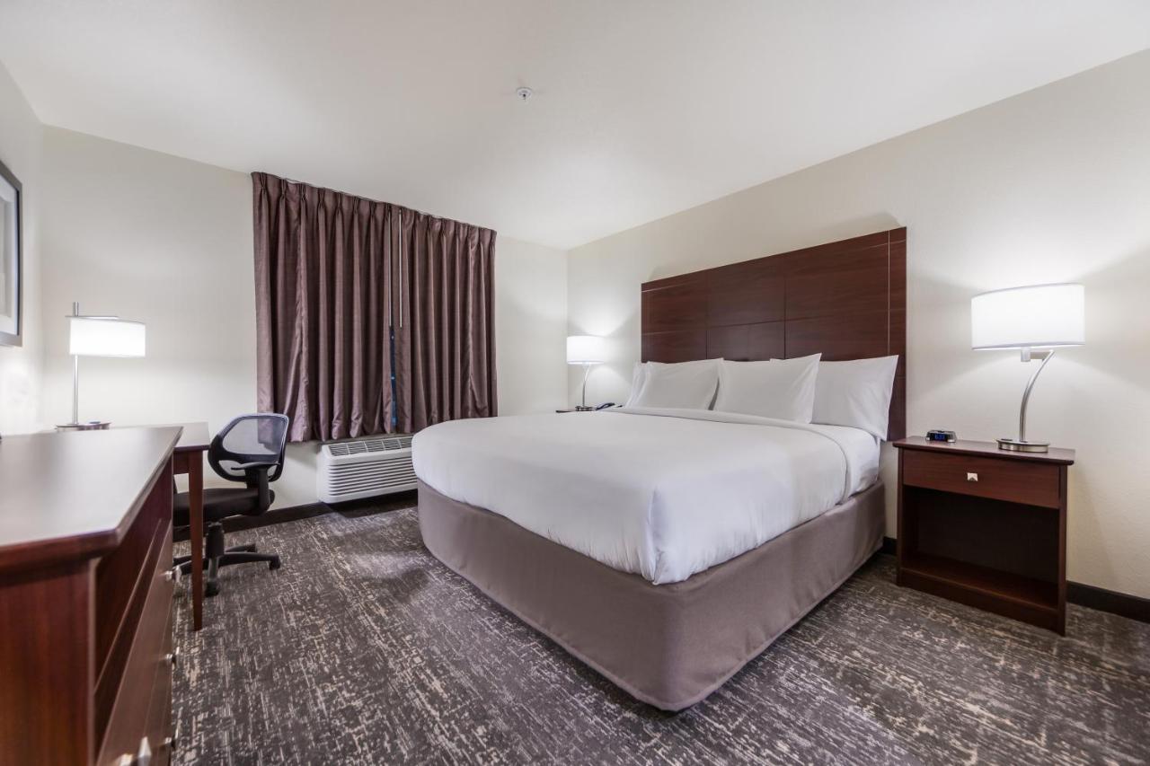 Cobblestone Inn & Suites-Fremont Exteriör bild