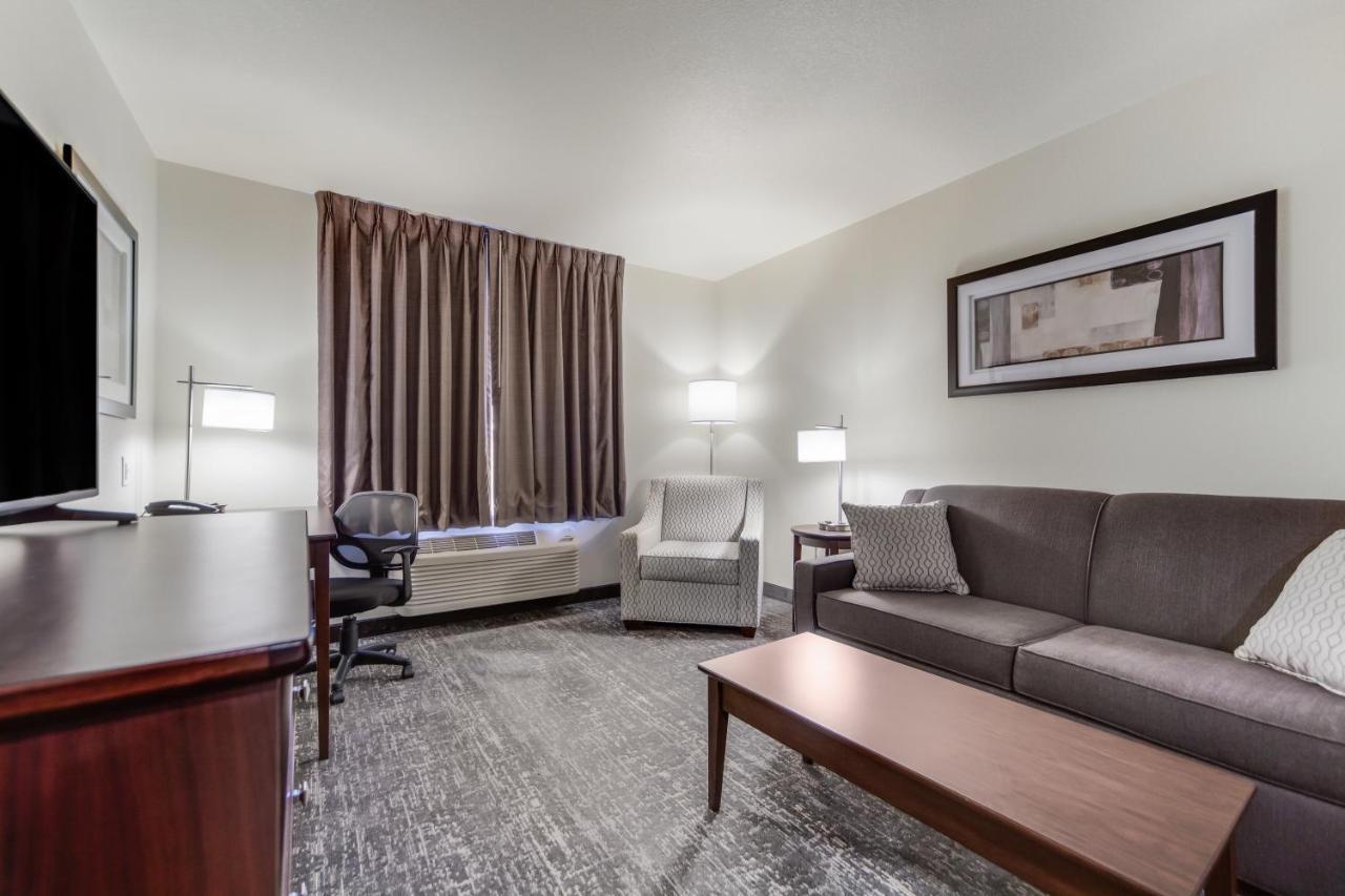 Cobblestone Inn & Suites-Fremont Exteriör bild